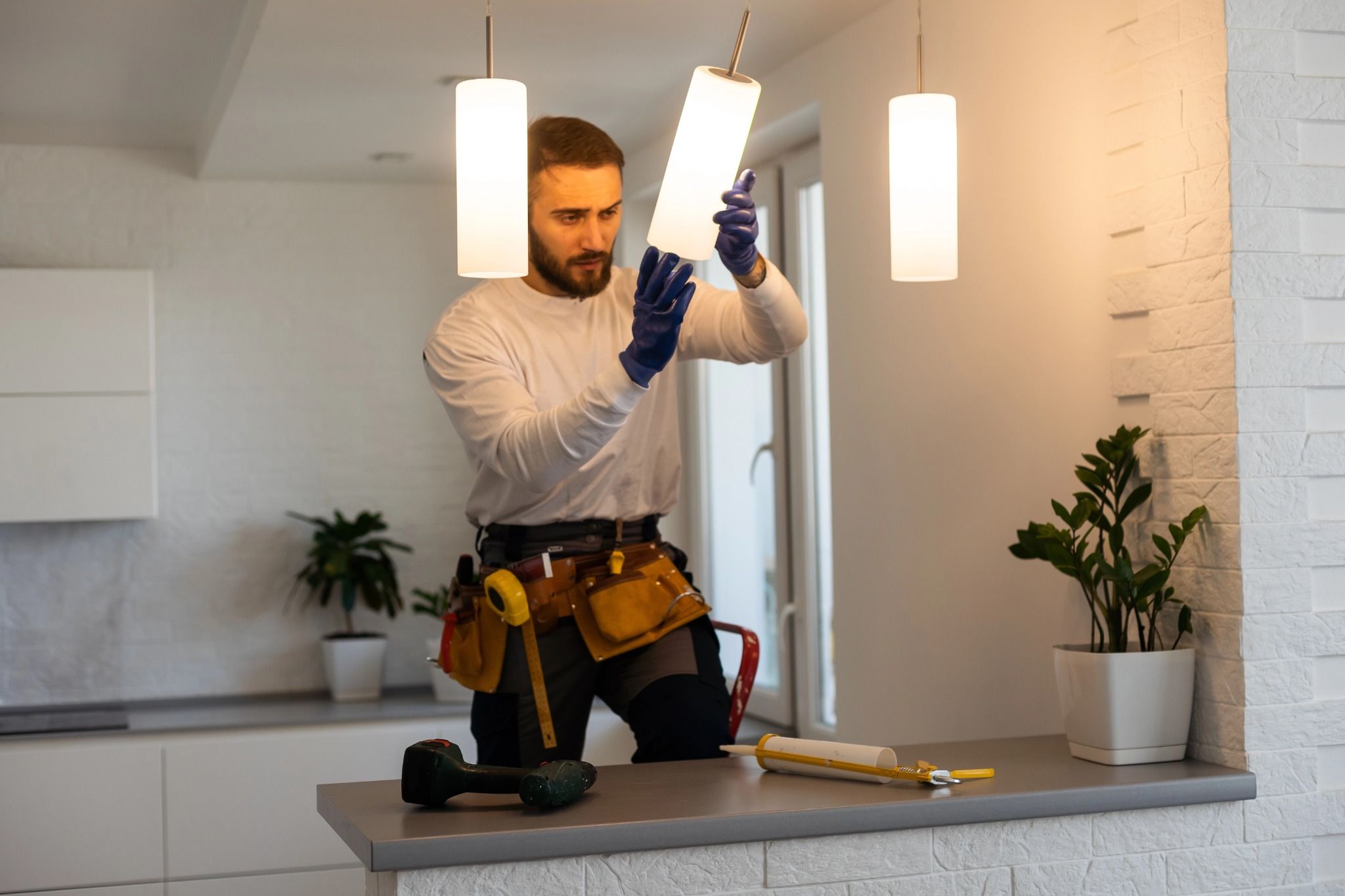 light-fixture-installation-electrician-london